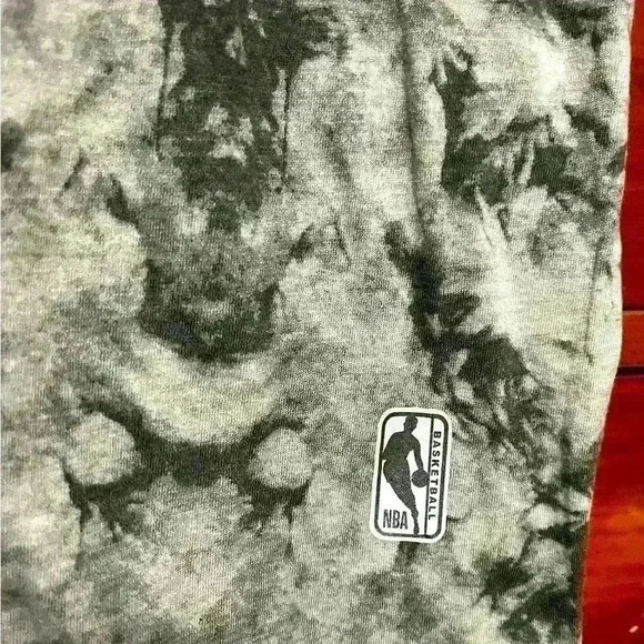 NWT Men’s Official NBA T-shirt - Medium - Picture 5 of 6